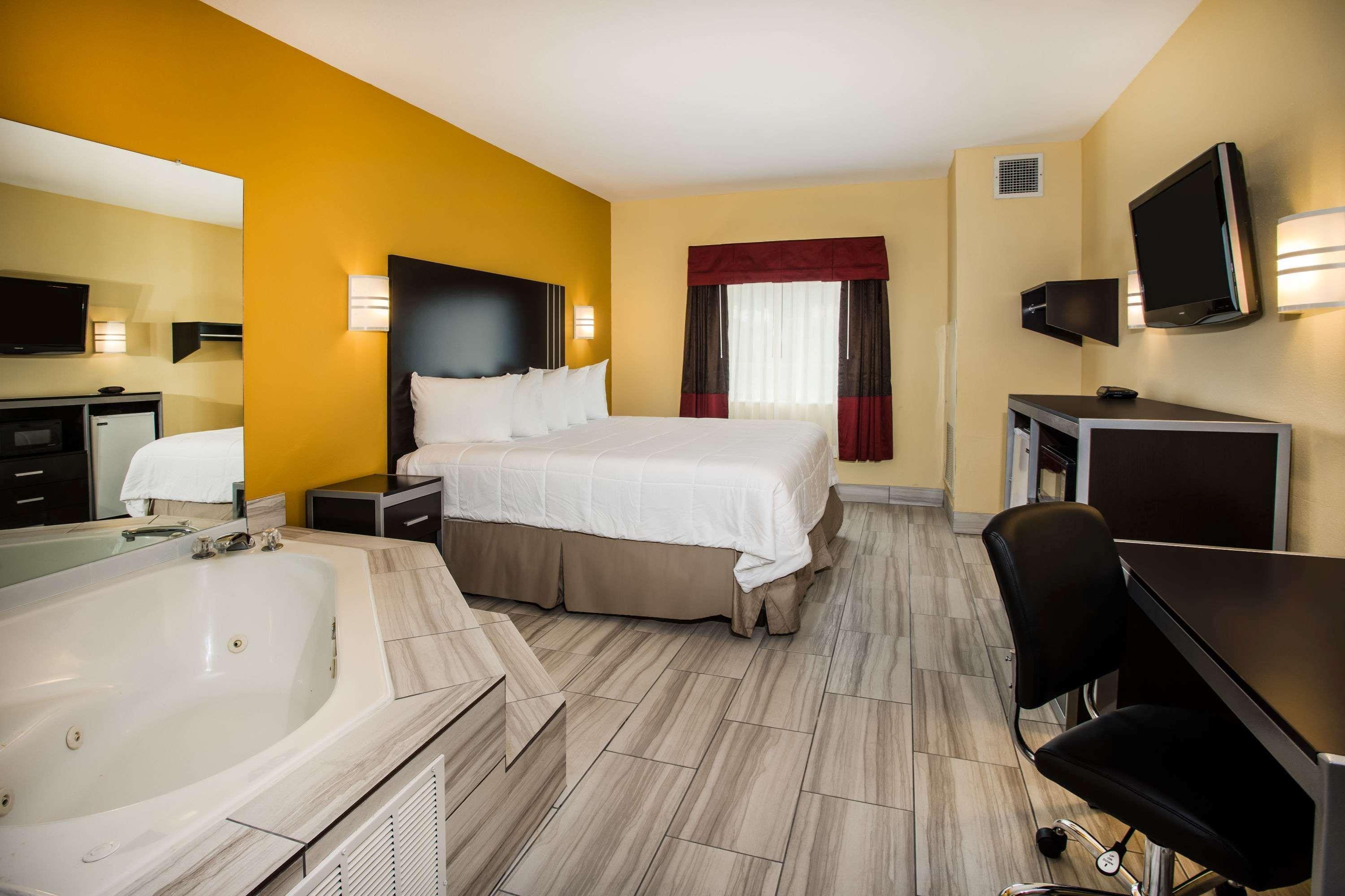 Days Inn & Suites By Wyndham Augusta Near Fort Eisenhower Dış mekan fotoğraf