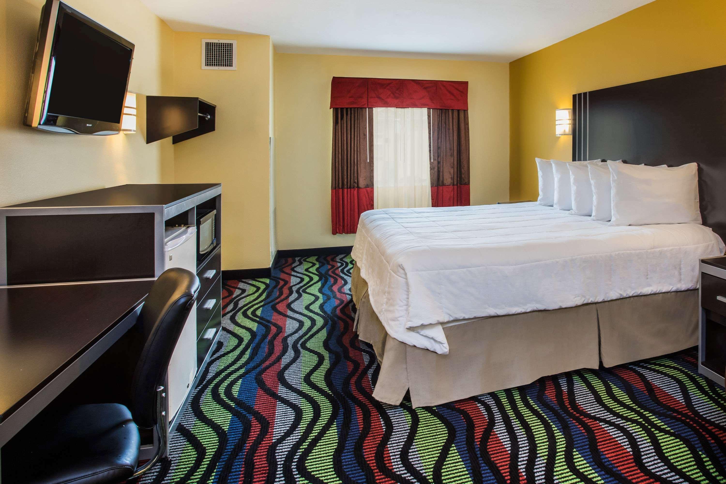 Days Inn & Suites By Wyndham Augusta Near Fort Eisenhower Dış mekan fotoğraf