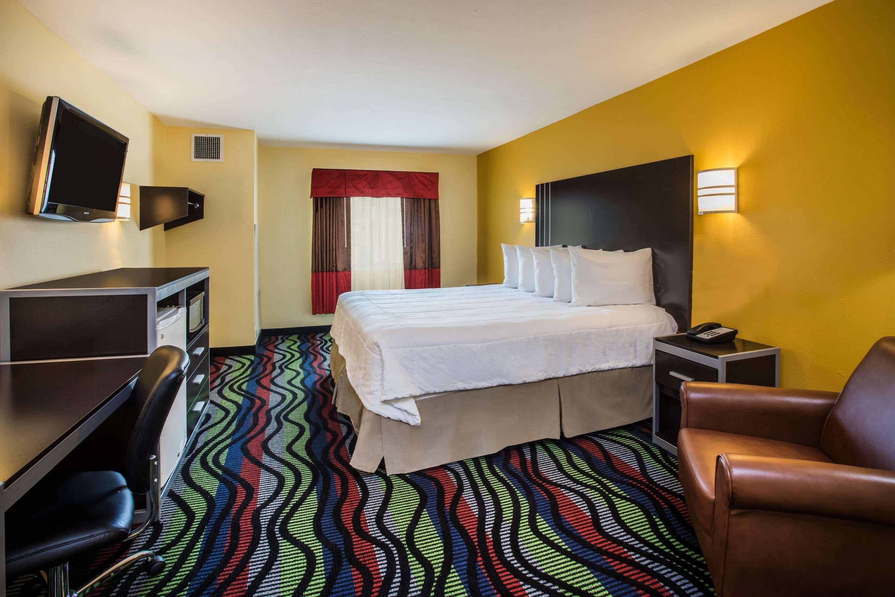 Days Inn & Suites By Wyndham Augusta Near Fort Eisenhower Dış mekan fotoğraf