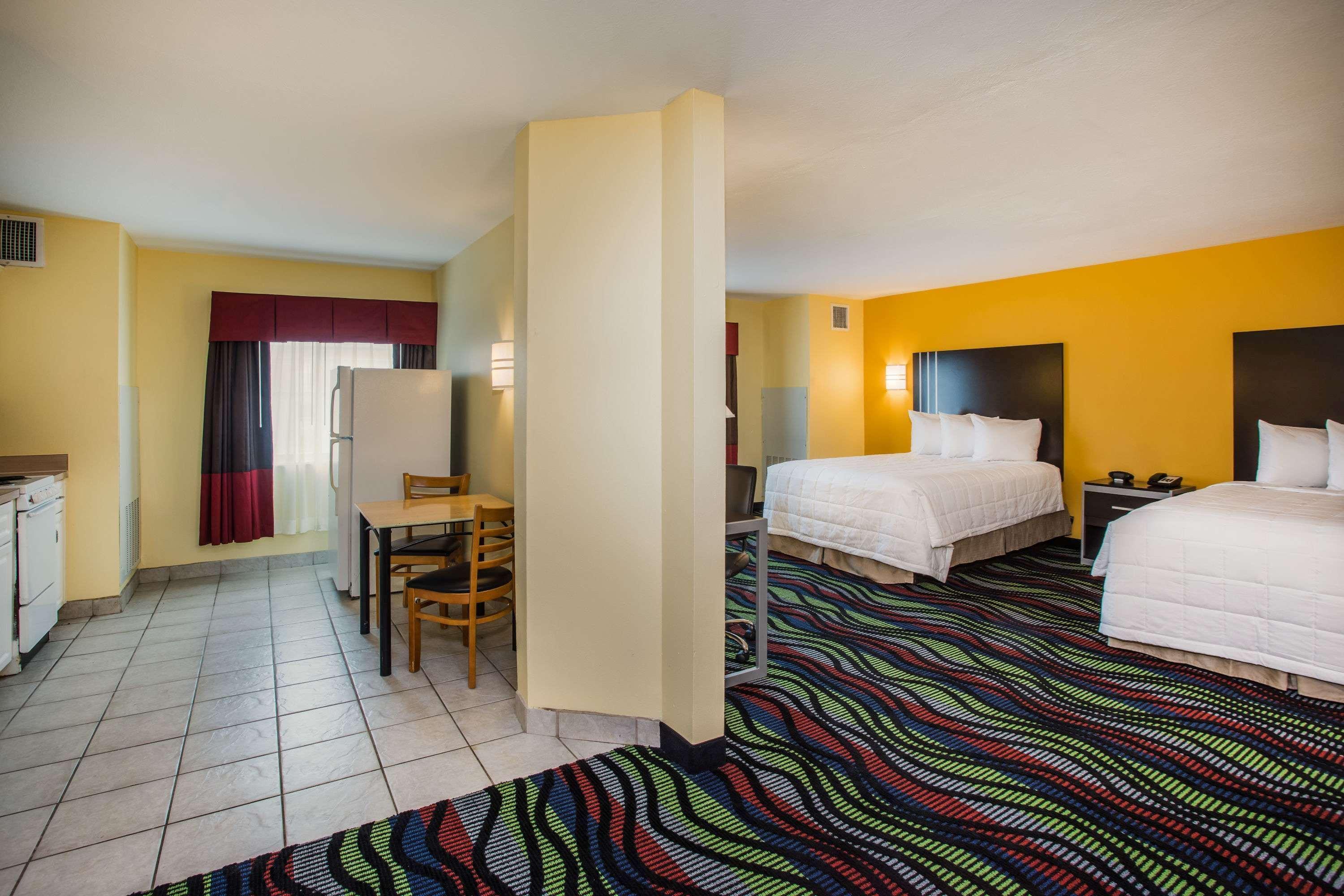Days Inn & Suites By Wyndham Augusta Near Fort Eisenhower Dış mekan fotoğraf