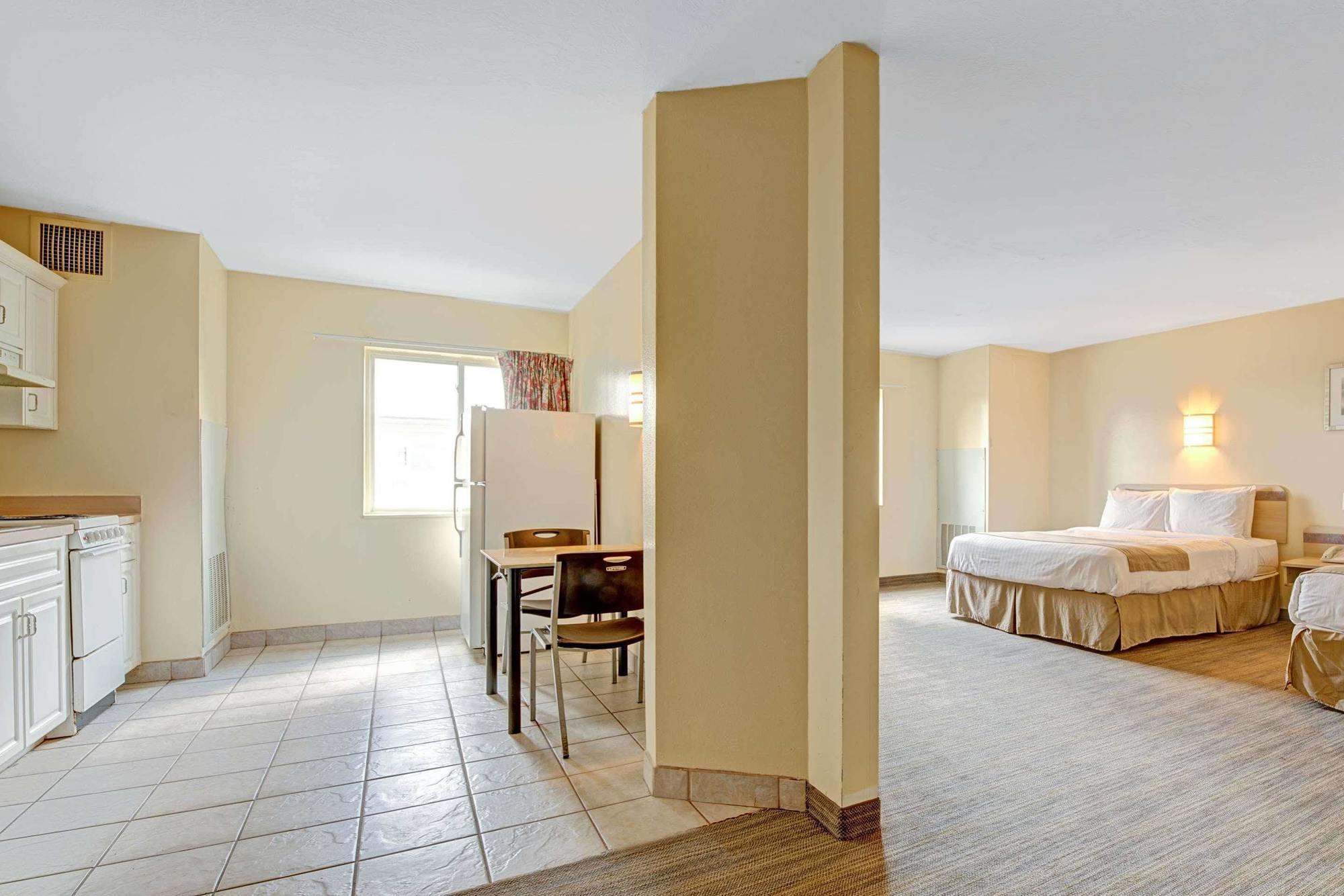 Days Inn & Suites By Wyndham Augusta Near Fort Eisenhower Dış mekan fotoğraf
