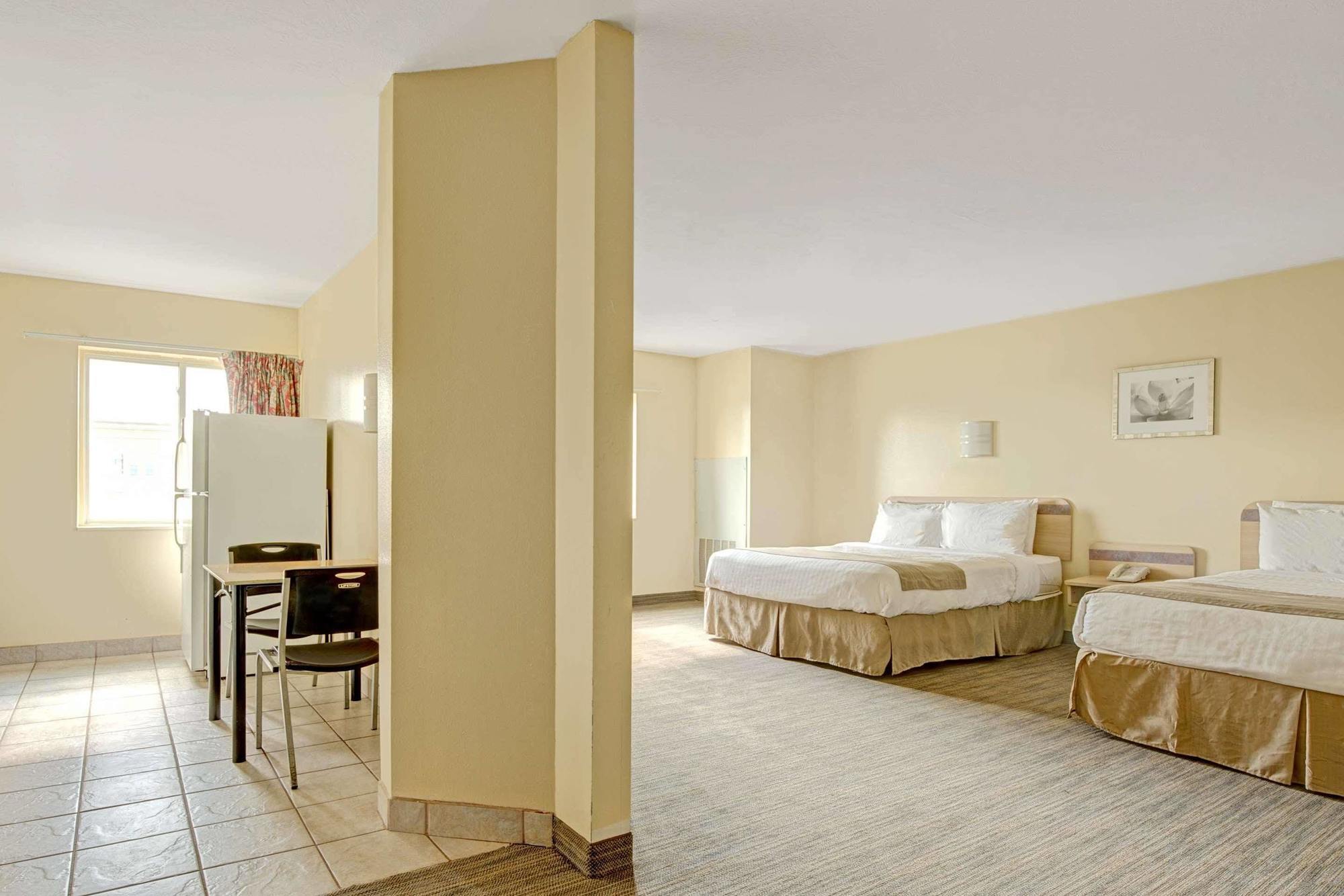 Days Inn & Suites By Wyndham Augusta Near Fort Eisenhower Dış mekan fotoğraf