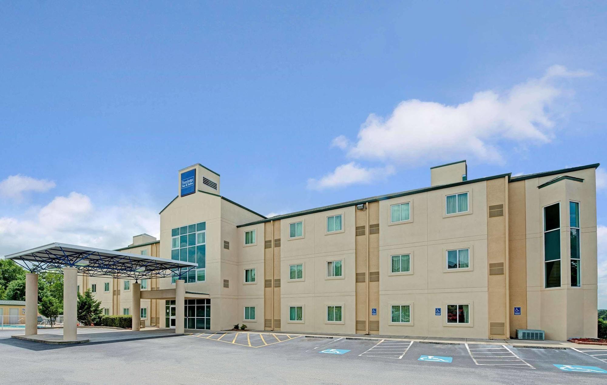 Days Inn & Suites By Wyndham Augusta Near Fort Eisenhower Dış mekan fotoğraf