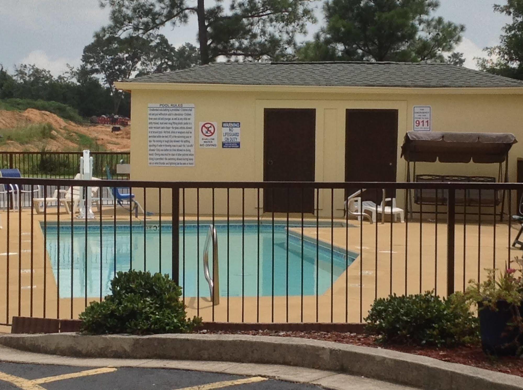Days Inn & Suites By Wyndham Augusta Near Fort Eisenhower Dış mekan fotoğraf
