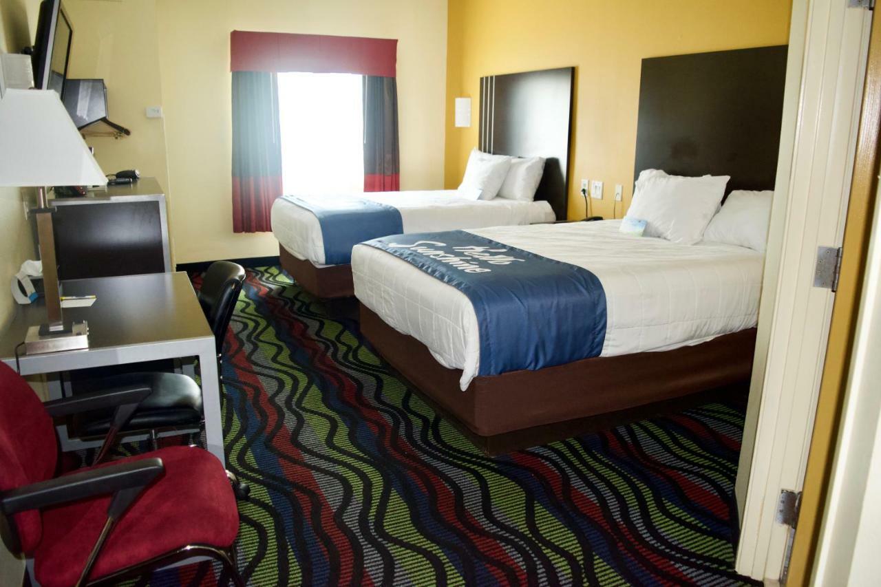 Days Inn & Suites By Wyndham Augusta Near Fort Eisenhower Dış mekan fotoğraf