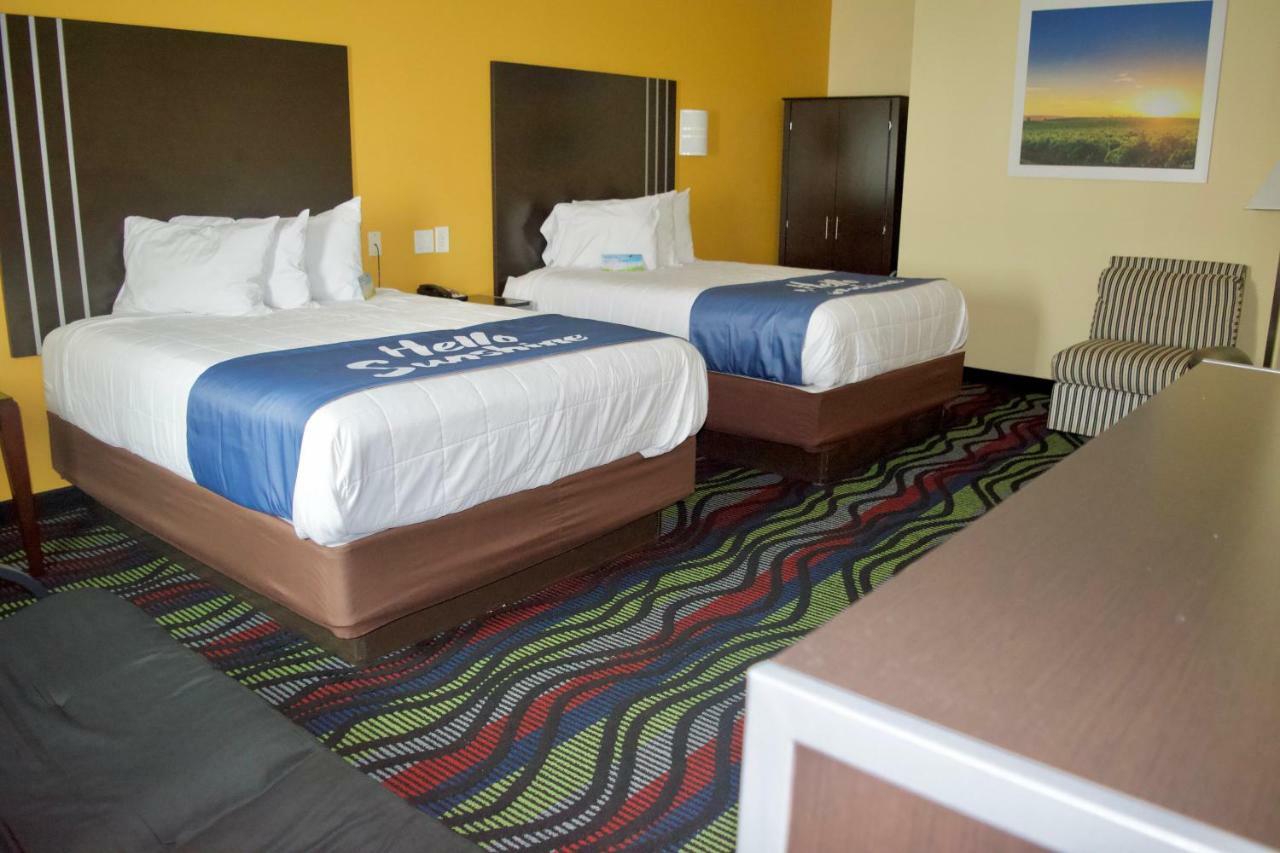 Days Inn & Suites By Wyndham Augusta Near Fort Eisenhower Dış mekan fotoğraf